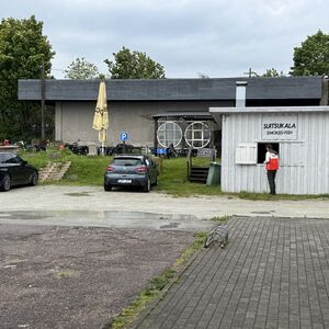 First lunch stop - cold and rainy