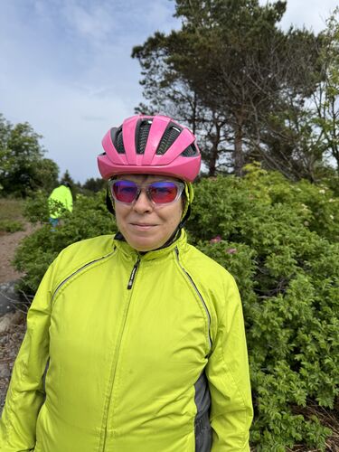 Lisa and her pink helmet